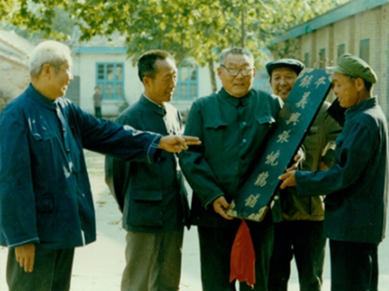 道口燒雞加盟要注意哪些點(diǎn)，燒雞專業(yè)加盟為您解答